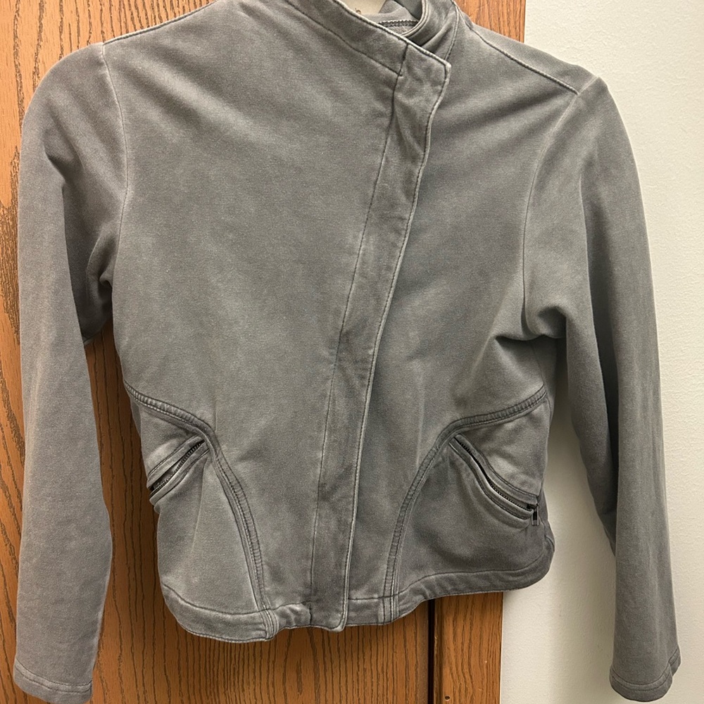 Tractr Gray Knit Top